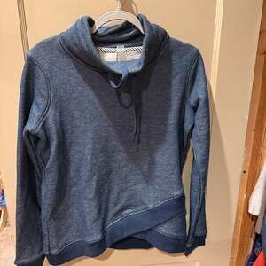 NWT Women’s  Roxy Seasons Change Pullover Small